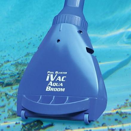Ручні пилососи для басейну: Ручний пилосос для басейну Pool Blaster iVac Aqua Broom