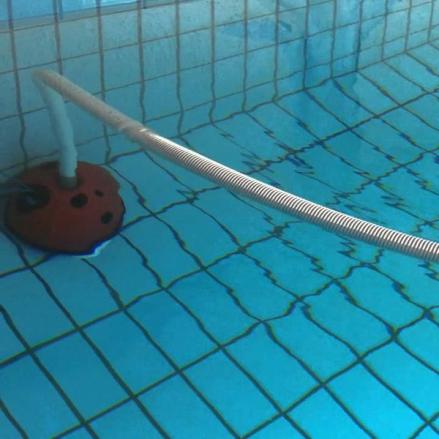 Роботи пилососи для басейнів: Полуавтоматичний робот пилосос для басейну Hayward Magic Clean